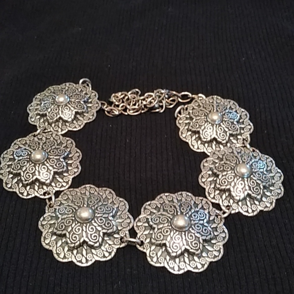 Heavy silver color belt  bag 37